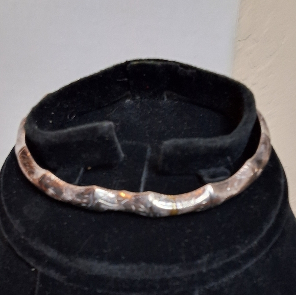Vintage Etched Sterling Silver Bangle - Picture 3 of 12